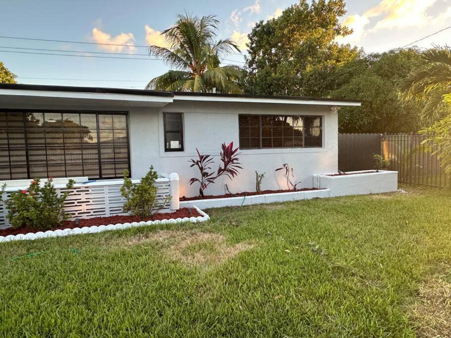 Home In Miami Gardens Exterior photo